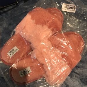 Hello Mello Woman’s Cotton Candy Puff Slippers Size L/XL 9-10 NWT
